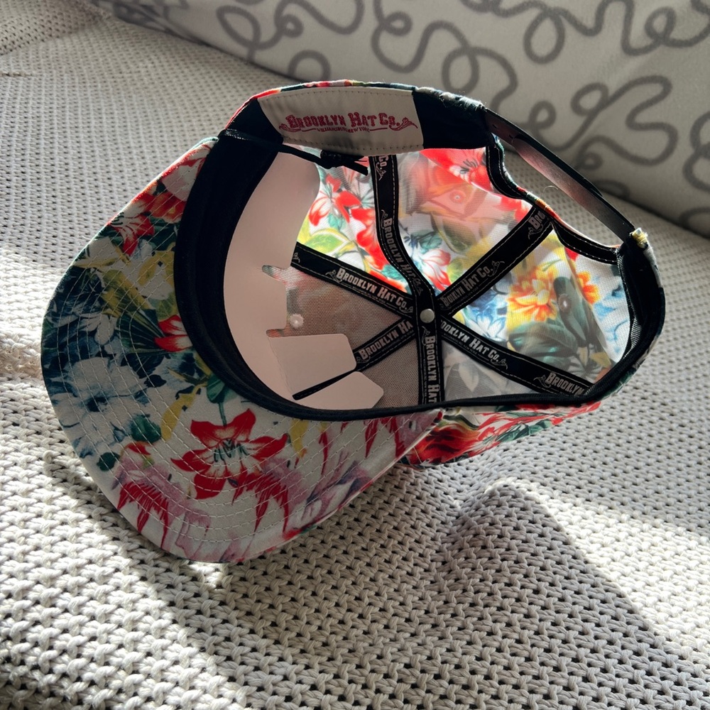 snapback cap w/ floral print - Picture 5 of 6